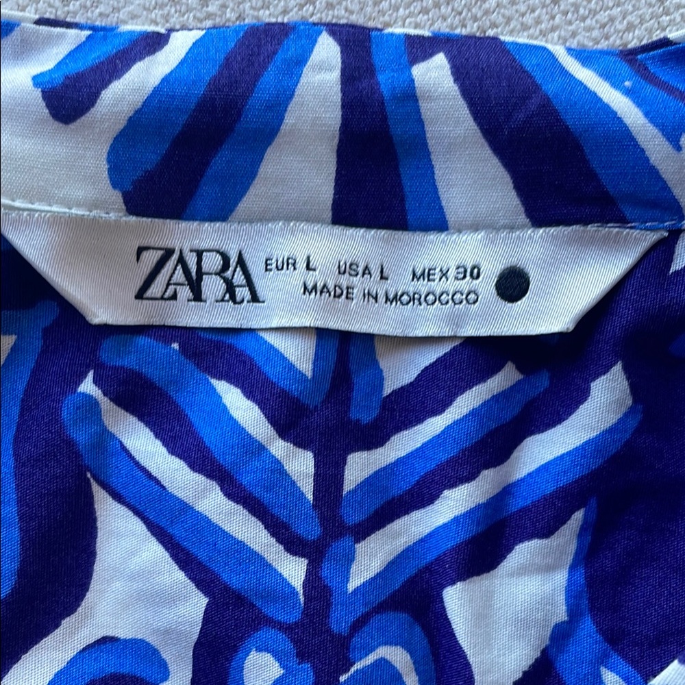 Zara Blue and White Graphic Blouse with Mandarin Collar Size Large - Picture 7 of 8